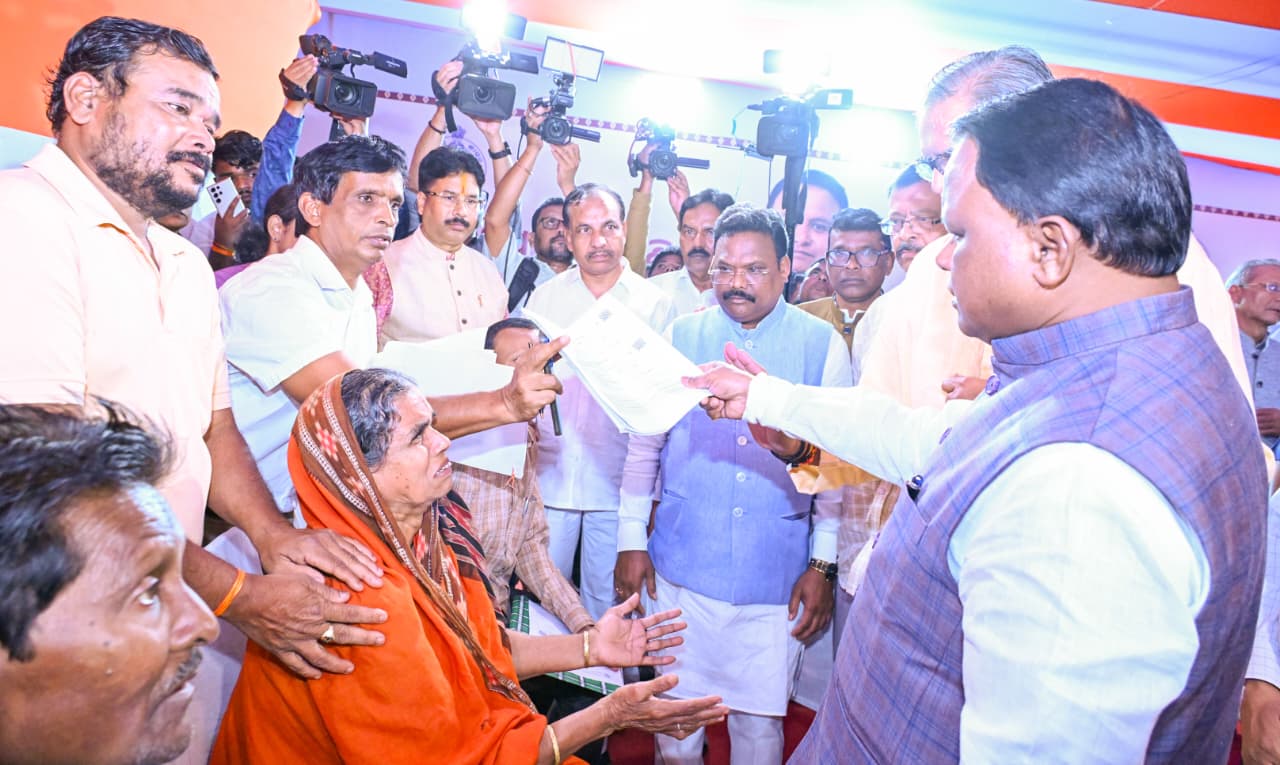 odisha-cm-holds-15th-public-grievance-hearing