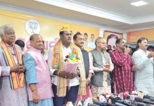 Talcher Politics: ତାଳଚେରରେ ବିଜେପିର ଅପରେସନ ଲୋଟସ; ପଦ୍ମ ଧରିଲେ ପୌରାଧ୍ୟକ୍ଷ ଓ ୧୩ କାଉନସିଲର