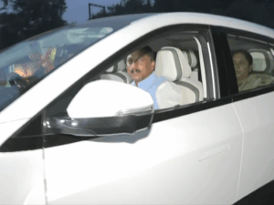 Navin Niwas: ୪ ବ୍ଲକ ଅଧ୍ୟକ୍ଷ ବିଜେଡି ଛାଡିବା ଦଳରେ ହଲଚଲ୍; ନବୀନ ନିବାସରେ ଭଦ୍ରକ ନେତା