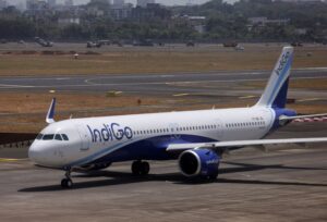 IndiGo Bomb Scare: ବୋମା ଧମକ; ମୁମ୍ବାଇ ବିମାନବନ୍ଦରରେ ଇଣ୍ଡିଗୋ ବିମାନର ଜରୁରୀ ଅବତରଣ