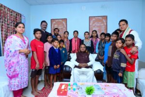 CM on a visit to Keonjhar: କେନ୍ଦୁଝର ବଣିଆପାଟ ଶିଶୁ ମନ୍ଦିରର ବାର୍ଷିକ ଉତ୍ସବରେ ଯୋଗଦେଲେ ମୁଖ୍ୟମନ୍ତ୍ରୀ ମୋହନ ମାଝୀ