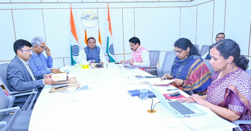 odisha-cm-reviews-developmental-projects-for-medical-colleges-hospitals-in-odisha