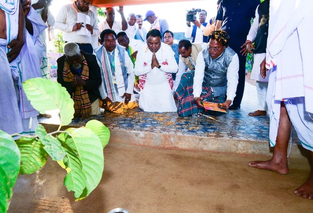 odisha cm attends centenary celebrations of Ol Chiki script 