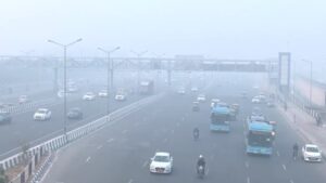Delhi Pollution: ଦିଲ୍ଲୀରେ ବିପଜ୍ଜନକ ସ୍ତରକୁ ପହଞ୍ଚିଲା ପ୍ରଦୂଷଣ
