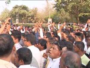 Sankha Bhavan Protest: ଶଙ୍ଖଭବନ ଘେରିଲେ ଅରବିନ୍ଦ ମହାପାତ୍ରଙ୍କ ଶହ ଶହ ସମର୍ଥକ