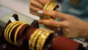 Gold And Silver Prices Today: ସୁନା ଦର ଆକାଶଛୁଆଁ; ଦେଢ଼ଲକ୍ଷ ଟପିଲା ସୁନା ଦର