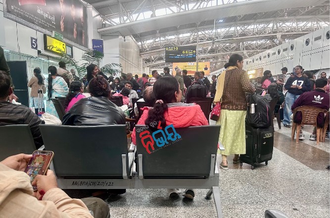 Dense fog disrupts flights service at Bhubaneswar Airport