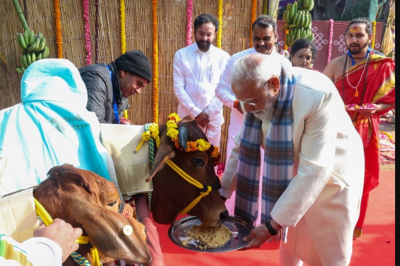 pm-modi-joins-pongal-festival-celebrations-at-l-murugans-residence