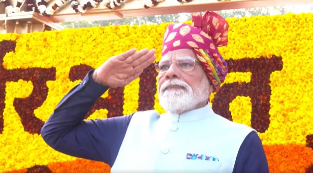 president-droupadi-murmu-unfurls-the-tricolour