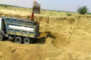 Sand Smuggling: ଯାଜପୁର ଡିଡିଏମ୍‌ଙ୍କୁ କାହିଁକି ଘଣ୍ଟ ଘୋଡ଼ାଉଛନ୍ତି ସରକାର ?