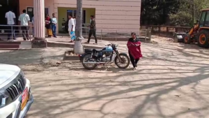 Sand Mafia Assaults Woman RI: ଆରଆଇଙ୍କୁ ବାଲି ମାଫିଆଙ୍କ ମରଣାନ୍ତକ ଆକ୍ରମଣ