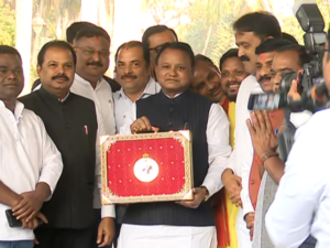 State Budget 2026-27: ୨୦୨୬-୨୭ ଆର୍ଥିକ ବର୍ଷର ରାଜ୍ୟ ବଜେଟ୍ ଉପସ୍ଥାପନ କଲେ ମୁଖ୍ୟମନ୍ତ୍ରୀ ମୋହନ ମାଝୀ 