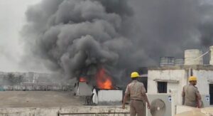 SuperMarket Fire: ଭୁବନେଶ୍ୱର ମାର୍କେଟ କମ୍ପ୍ଲେକ୍ସରେ ଅଗ୍ନିକାଣ୍ଡ: ଫୋମ ଦ୍ଵାରା ନିଆଁକୁ କରାଯିବ ଆୟତ