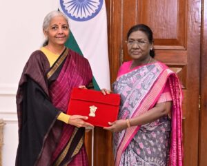 Union Budget 2026: ବଜେଟ୍‌ ଫାଇଲ୍‌ ସହ ରାଷ୍ଟ୍ରପତିଙ୍କୁ ଭେଟିଲେ ଅର୍ଥମନ୍ତ୍ରୀ ନିର୍ମଳା ସୀତାରମଣ