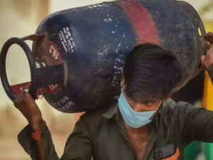 Commercial LPG Cylinder Prices Hiked: ବଜେଟ୍‌ ପୂର୍ବରୁ ବଢ଼ିଲା କମର୍ସିଆଲ୍‌ LPG ଦର