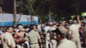 Group Clash In BJB College: ବିଜେବି କଲେଜ ହଷ୍ଟେଲରେ ଦୁଇ ଛାତ୍ର ଗୋଷ୍ଠୀ ମୁହାମୁହିଁ: ୨୫ରୁ ଊର୍ଦ୍ଧ୍ୱ ଆହତ