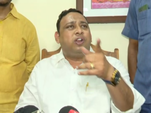 Devi Ranjan Tripathy Slams Naveen Patnaik: ଏବେ ବି ପାଣ୍ଡିଆନଙ୍କ କବ୍‌ଜାରେ ରହିଛି ବିଜେଡି: ଦେବୀ ରଂଜନ ତ୍ରିପାଠୀ