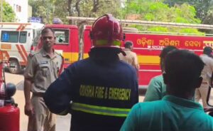 SCB Hospital Fire: ପୁଣି ଅଘଟଣରୁ ଅଳ୍ପକେ ବର୍ତ୍ତିଲା SCB