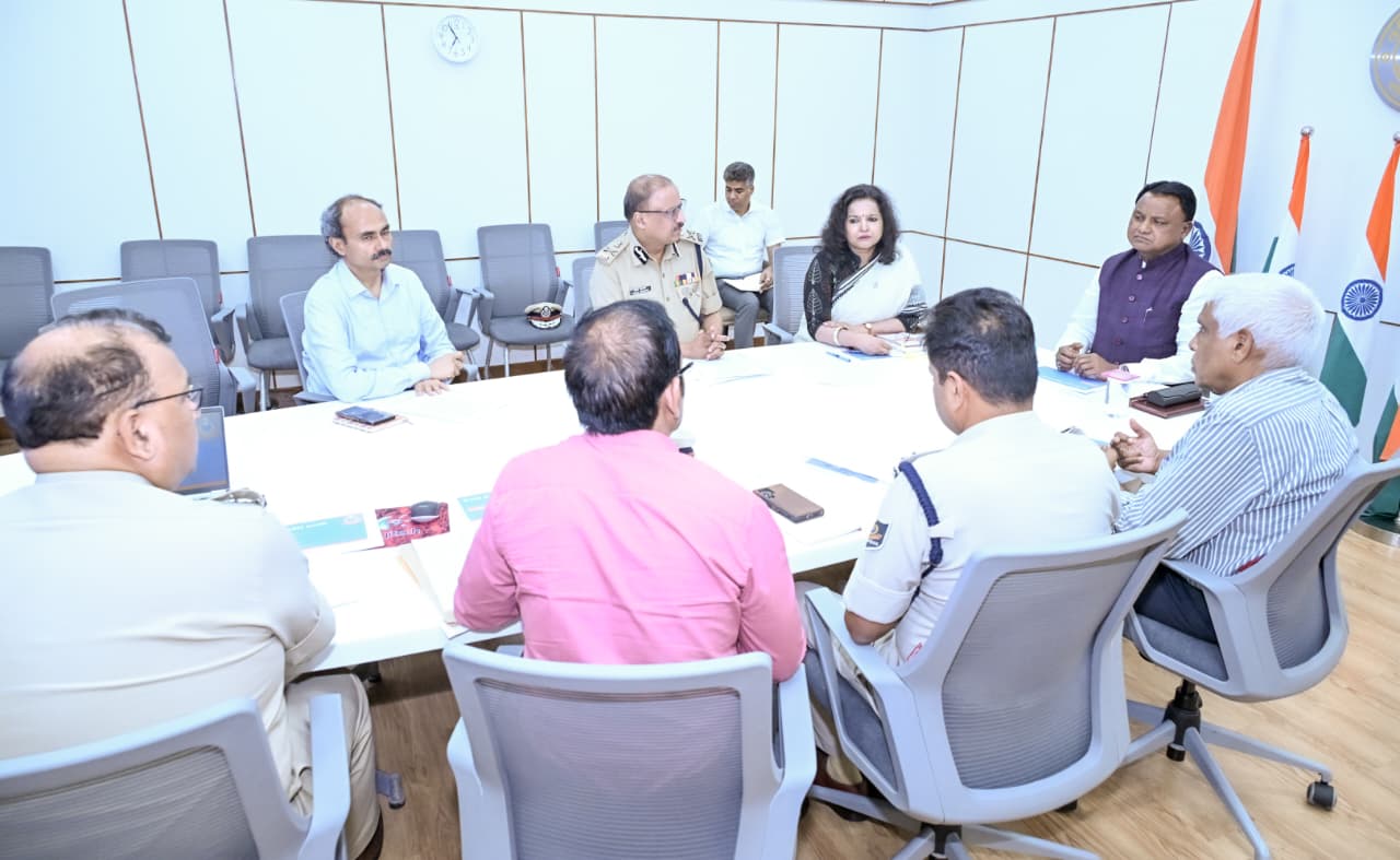 cm-issues-strong-instructions-to-maintain-peace-and-order-in-rama-navami