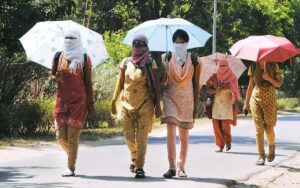 Heat Wave Warning: ଆଗାମୀ ୨ ଦିନରେ ତାପମାତ୍ରା ବଢିବା ସମ୍ଭାବନା; ହିଟ୍ ୱେଭ୍ ୱାର୍ଣ୍ଣିଂ ଜାରି
