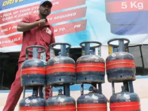 Odisha Govt LPG Clarification: ଶ୍ରମିକ ଛାତ୍ରଛାତ୍ରୀ ପରିଚୟପତ୍ର ଦେଖାଇ କିଣି ପାରିବେ ୫କେଜି ଗ୍ୟାସ ସିଲିଣ୍ଡର