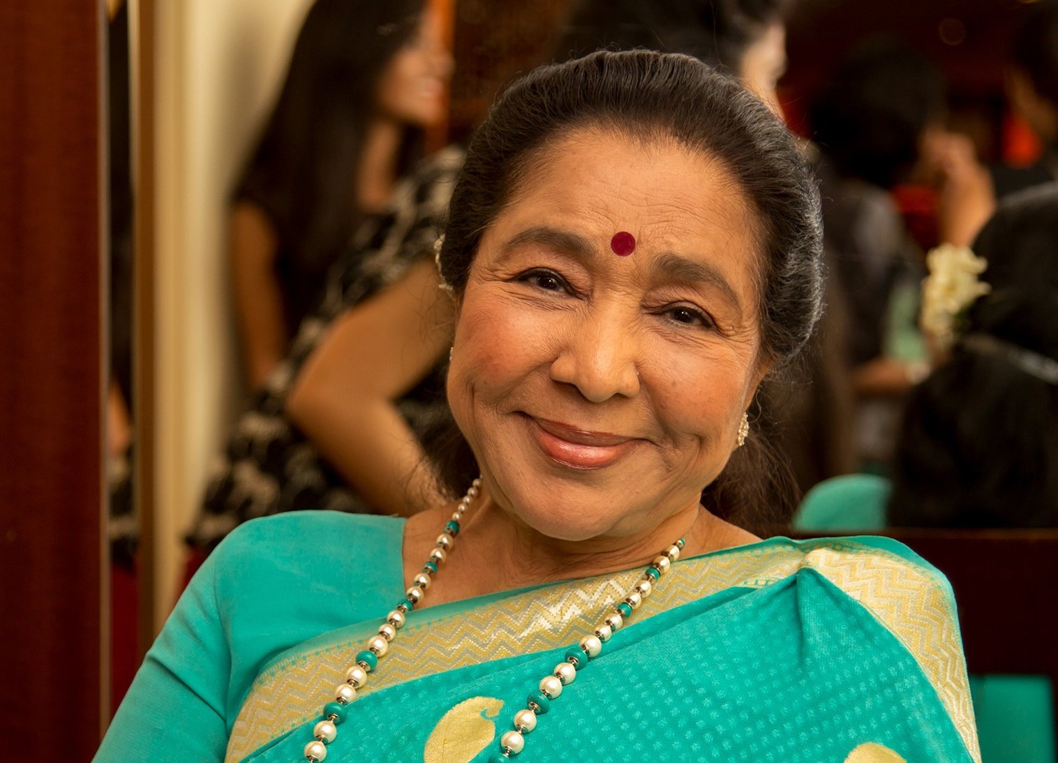 Asha Bhosle Suffers Cardiac Arrest, Admitted To hospital