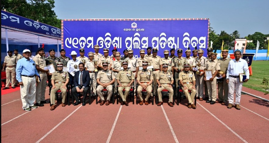 78-police-officers-awarded-with-dgp-award-in-odisha
