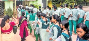 Uniform Distribution Odisha Students: ଏପ୍ରିଲ ୨୭ ସୁଦ୍ଧା ରାଜ୍ୟର ସମସ୍ତ ଛାତ୍ରଛାତ୍ରୀଙ୍କୁ ମିଳିବ ମାଗଣା ସ୍କୁଲ ପୋଷାକ ଏବଂ ଆନୁଷଙ୍ଗିକ ସାମଗ୍ରୀ