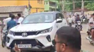Egg Attack on Athagarh MLA’s Car: ବିଧାୟକ ରଣେନ୍ଦ୍ର ପ୍ରତାପ ସ୍ବାଇଁଙ୍କ ଗାଡ଼ିକୁ ଅଣ୍ଡାମାଡ଼