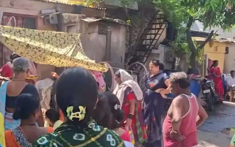 15-dead-after-consuming-toxic-liquor-in-pune-several-critical