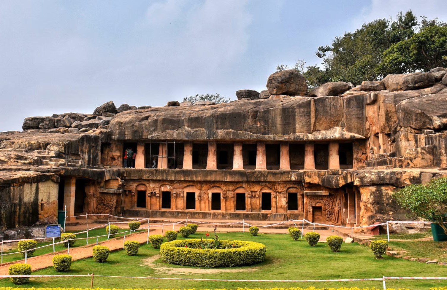 Kharavela’s Legacy: Committee Proposes Massive Statue and ₹100-Crore Overhaul for Khandagiri-Udayagiri