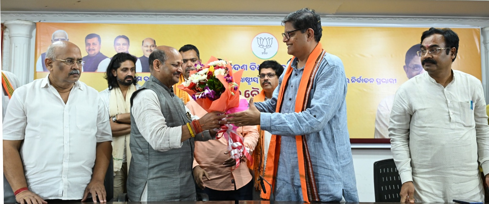 grand-welcome-for-baijayant-panda-in-odisha-after-assam-poll-victory