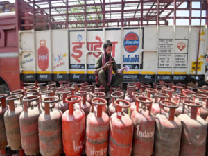 Gas Rate Increased: ବଢ଼ିଲା କମର୍ସିଆଲ୍ ଗ୍ୟାସ୍ ସିଲିଣ୍ଡର ଦର