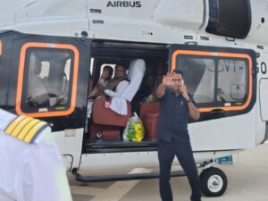 CM Helicopter Emergency Landing in Puri: ପ୍ରତିକୂଳ ପାଗ ପାଇଁ ଭୁବନେଶ୍ବର ପରିବର୍ତ୍ତେ ପୁରୀରେ ଅବତରଣ କଲା CMଙ୍କ ହେଲିକପ୍ଟର