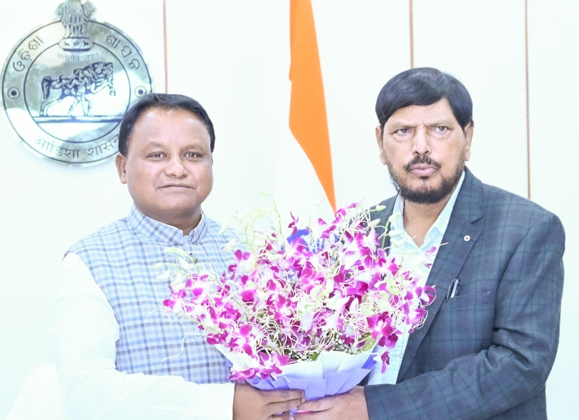 Union Minister Ramdas Athawale calls on Odisha CM Mohan Majhi