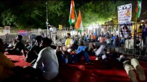 Cockroach Janta Party Protest: ଦିଲ୍ଲୀର ଜନ୍ତରମନ୍ତରରେ ଜାରି ରହିଛି କକ୍ରୋଚ୍ ଜନତା ପାର୍ଟିର ପ୍ରତିବାଦ; କେନ୍ଦ୍ର ଶିକ୍ଷାମନ୍ତ୍ରୀଙ୍କ ଇସ୍ତଫା ଦାବି