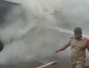 Massive Fire at Market Building: ଭୁବନେଶ୍ବର ମାର୍କେଟ ବିଲଡିଂରେ ଅଗ୍ନିକାଣ୍ଡ; ଜଳିଗଲା ୧୫ରୁ ଅଧିକ ଦୋକାନ
