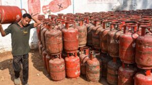 LPG Price Hike: ୨୯ ଟଙ୍କା ବଢିଲା ଘରୋଇ ଗ୍ୟାସ୍ ସିଲିଣ୍ଡର ଦର