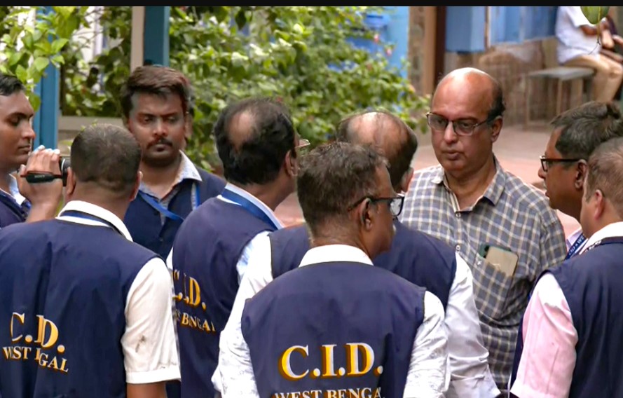 Trouble mounts as CID Team reaches Mamata Banerjee’s Kolkata Residence