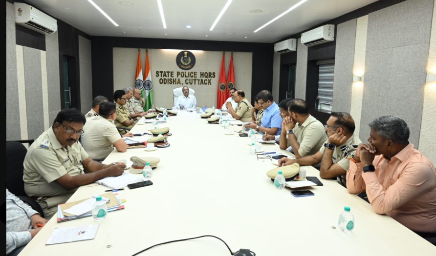 Odisha Police reviews Security arrangements for Debasnana Purnima in Puri