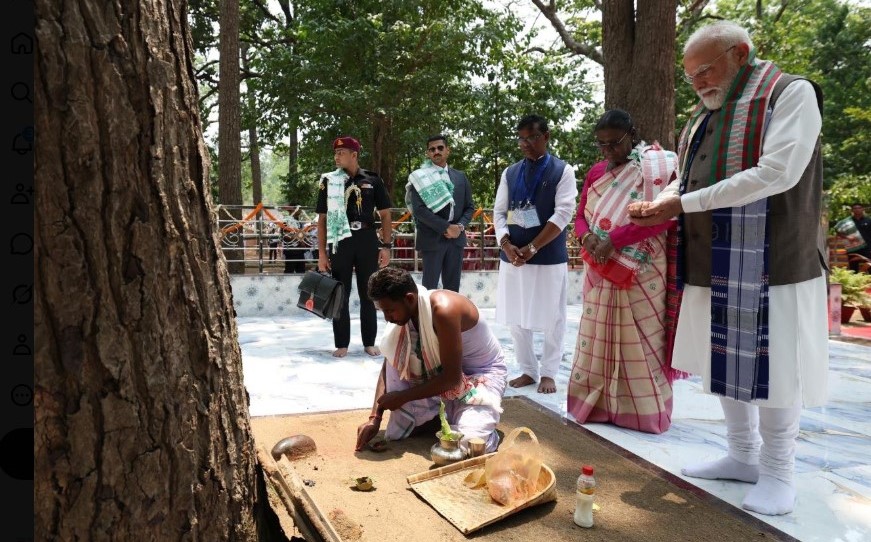 President Murmu, PM Modi offer prayers at Sacred Sites in Pahadpur
