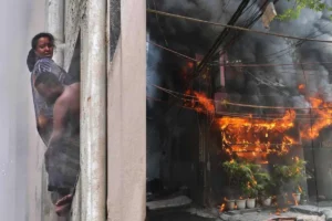 Delhi Restaurant Fire: ଦିଲ୍ଲୀରେ ଭୟଙ୍କର ଅଗ୍ନିକାଣ୍ଡ; ରେଷ୍ଟୁରାଣ୍ଟରେ ନିଆଁ ଲାଗି ୨୧ ଜୀବନ୍ତ ଦଗ୍ଧ