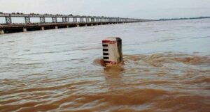 Mahanadi Flood Alert: ମହାନଦୀକୁ ଛାଡ଼ିଦେଲେ ବାକି ସବୁ ନଦୀ ବିପଦ ସଙ୍କେତ ତଳେ: ରାଜସ୍ୱ ମନ୍ତ୍ରୀ