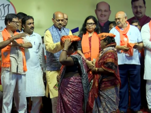 Former MP Manjulata Mandal Join BJP: ବିଜେପିରେ ମିଶିଲେ ପୂର୍ବତନ ସାଂସଦ ମଞ୍ଜୁଲତା ଏବଂ ପୂର୍ବତନ ବିଧାୟକ ମୁକ୍ତିକାନ୍ତ ମଣ୍ଡଳ