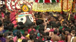 Pahandi Bije Niti: ଶ୍ରୀମନ୍ଦିରକୁ ବାହୁଡ଼ିବେ ବୋଲି ରଥରେ ବିରାଜିଲେ କାଳିଆ ସାଆନ୍ତ 