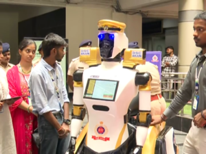 ECoR Deploys AI Robot: ପୂର୍ବ ତଟ ରେଳପଥରେ ଯୋଡ଼ି ହେଲା AI ରୋବୋଟିକ ସେବା