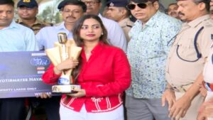 Indian Idol 16: ଇଣ୍ଡିଆନ୍ ଆଇଡଲ୍ ଟ୍ରଫି ସହ ଓଡ଼ିଶା ଫେରିଲେ ଜ୍ୟୋତିର୍ମୟୀ ନାୟକ