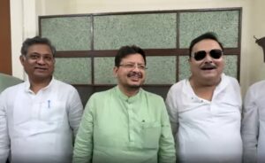 बंगाल में ममता बनर्जी को बड़ा झटका, मदन मित्रा ने भी छोड़ा साथ