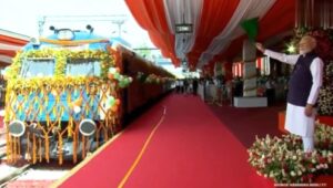 India’s 1st Hydrogen Train: ग्रीन रेलवे की ओर कदम, देश की पहली हाइड्रोजन ट्रेन का हुआ शुभारंभ