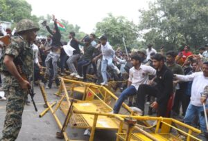 संसद मार्च के दौरान CJP प्रदर्शनकारियों पर लाठीचार्ज